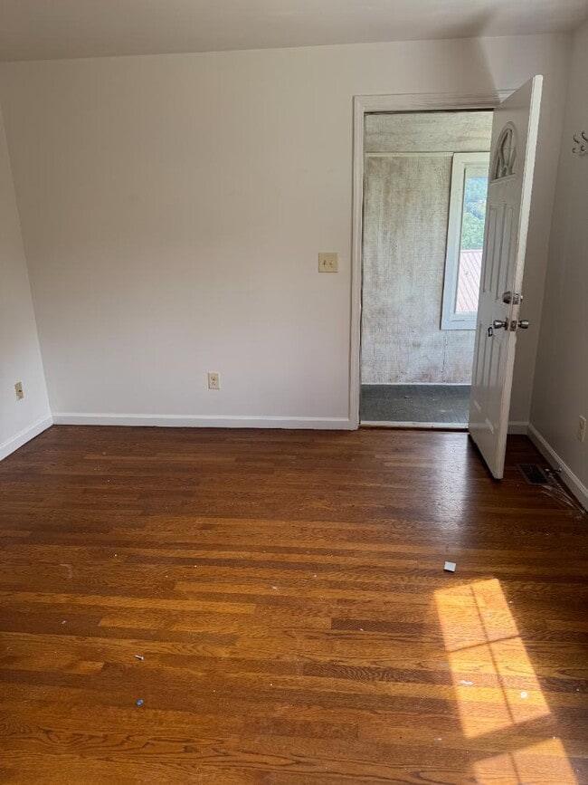 Building Photo - 411 Highland Ave