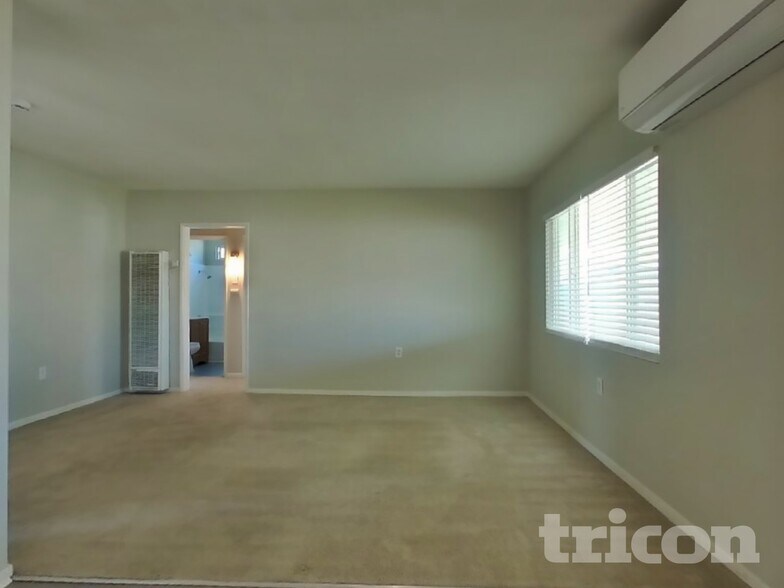 Building Photo - 3290 Conejo Dr
