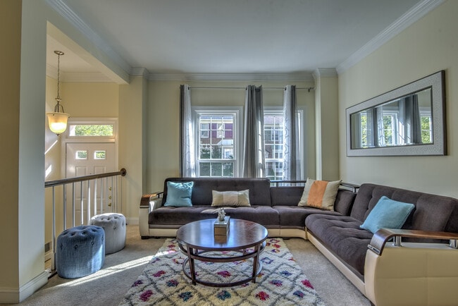 Building Photo - 6506 Serenade Plz