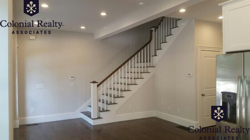 Building Photo - 2044 Beacon St