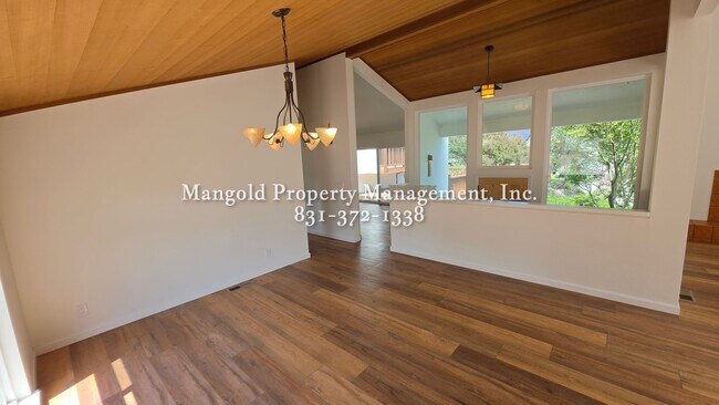 Building Photo - 28 Castanada Pl