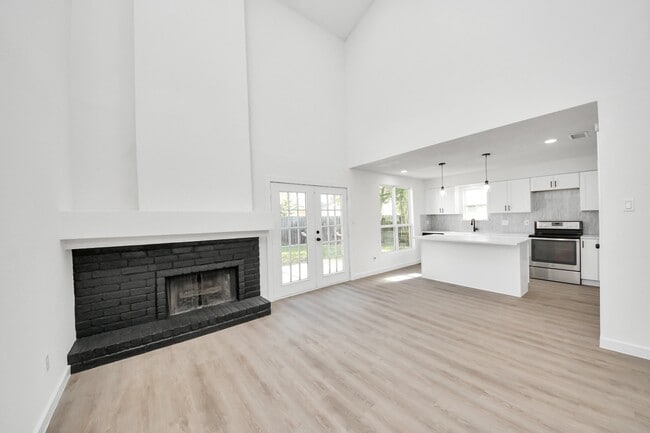 Building Photo - 2911 Meadowgrass Ln