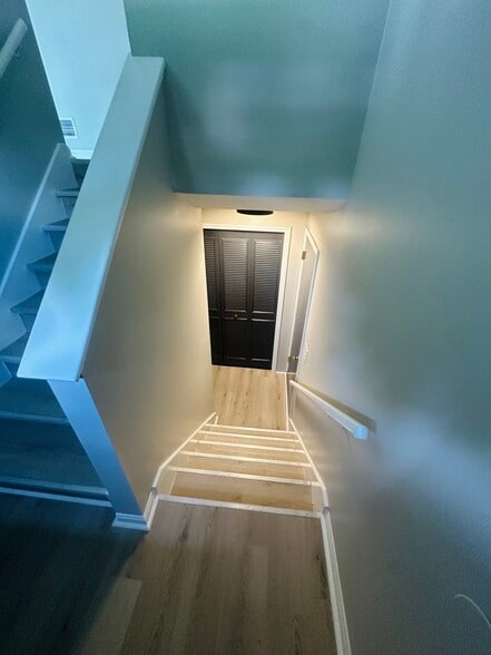 Building Photo - 3606 Baymeadow Dr
