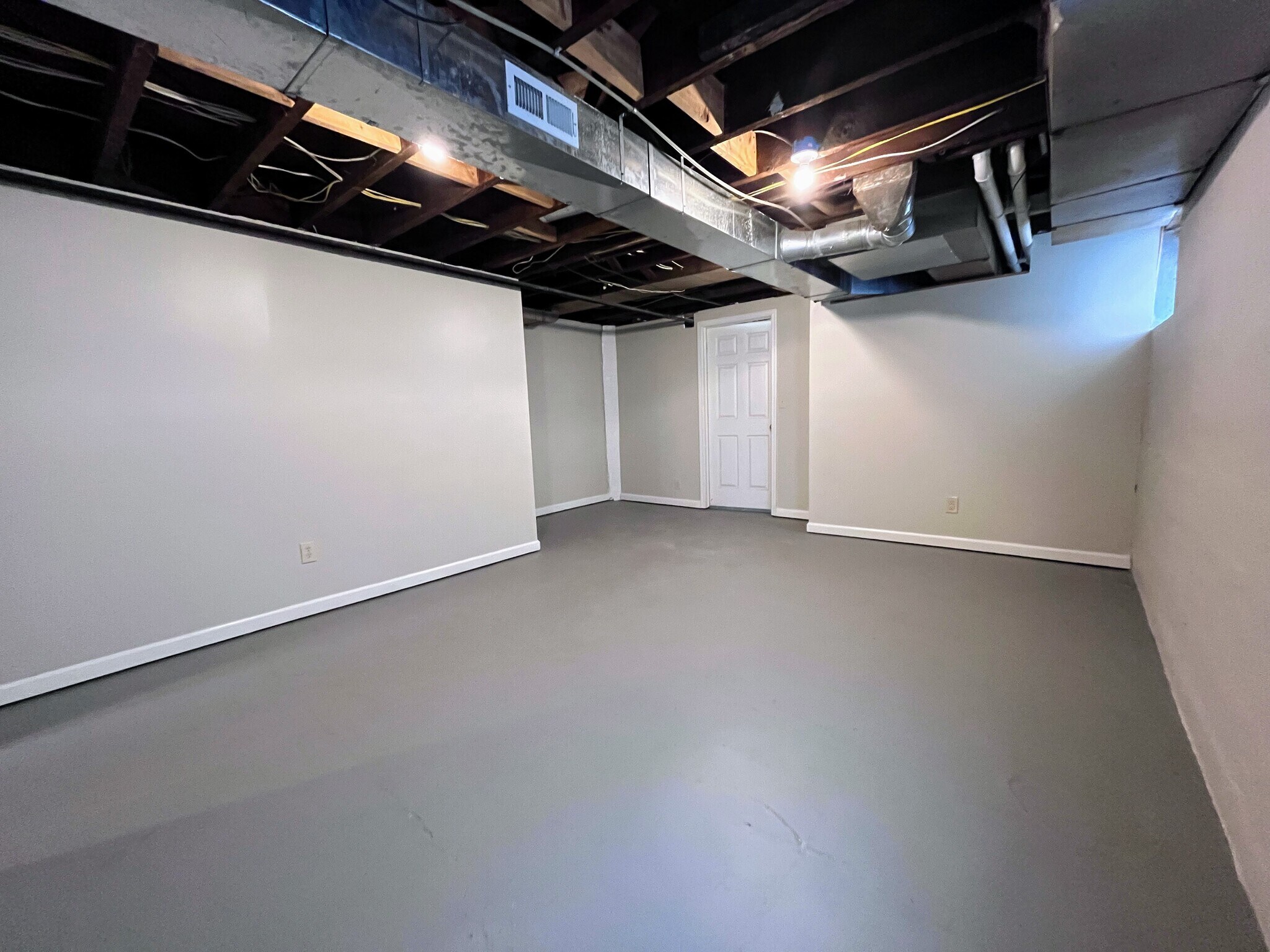 Building Photo - 709 Lafayette Ave SE