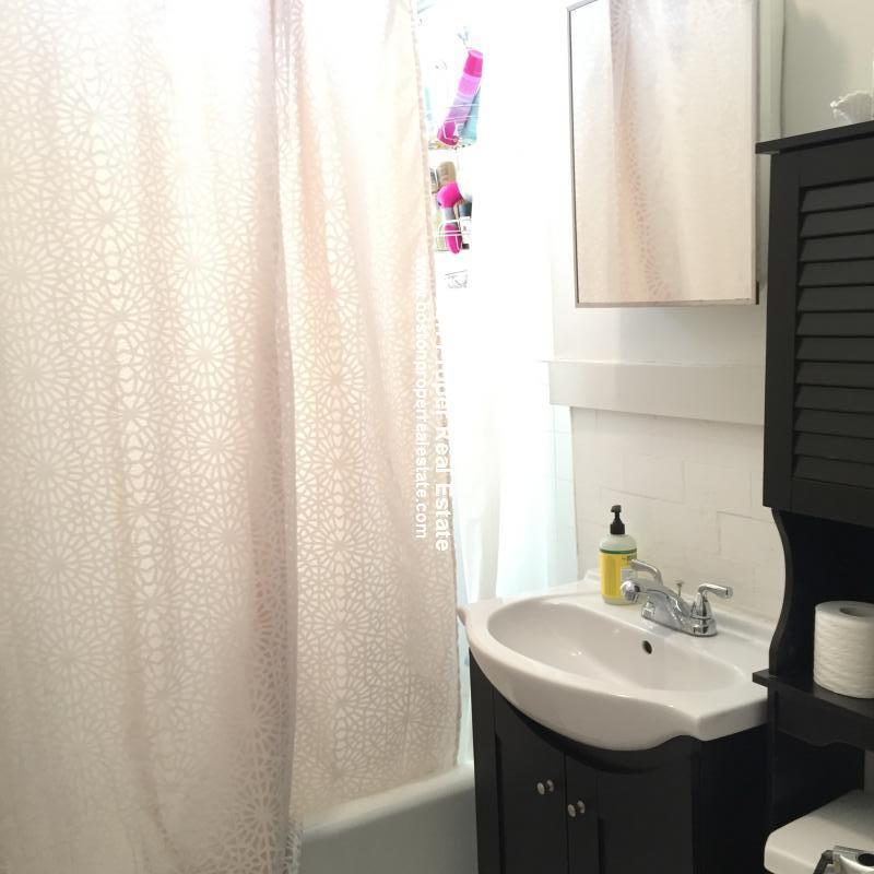 Building Photo - 64 Charlesgate E