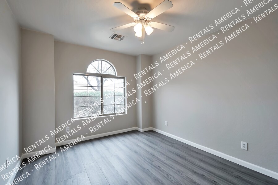 Building Photo - 1735 E San Xavier Dr