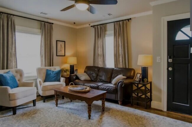 Building Photo - 100 Oakwood St NW