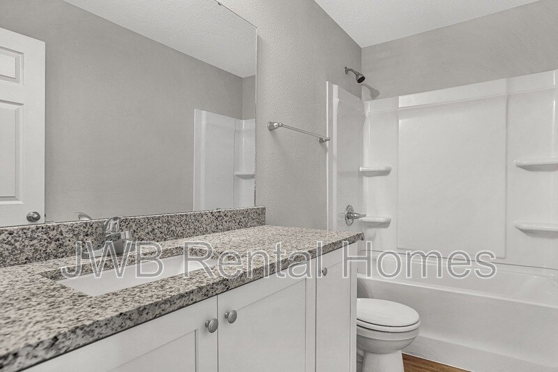 Building Photo - 2132 Clemente Dr