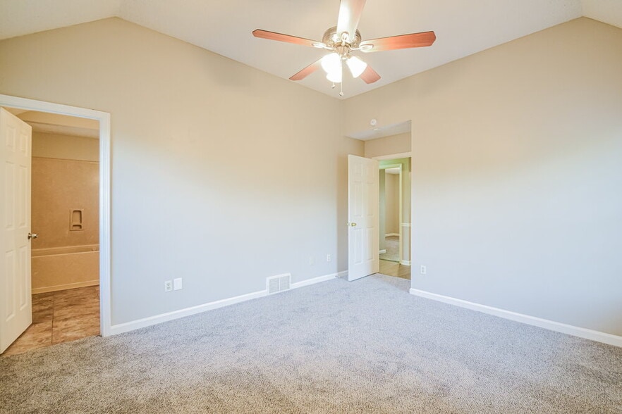 Building Photo - 7117 Goodman Ridge Dr