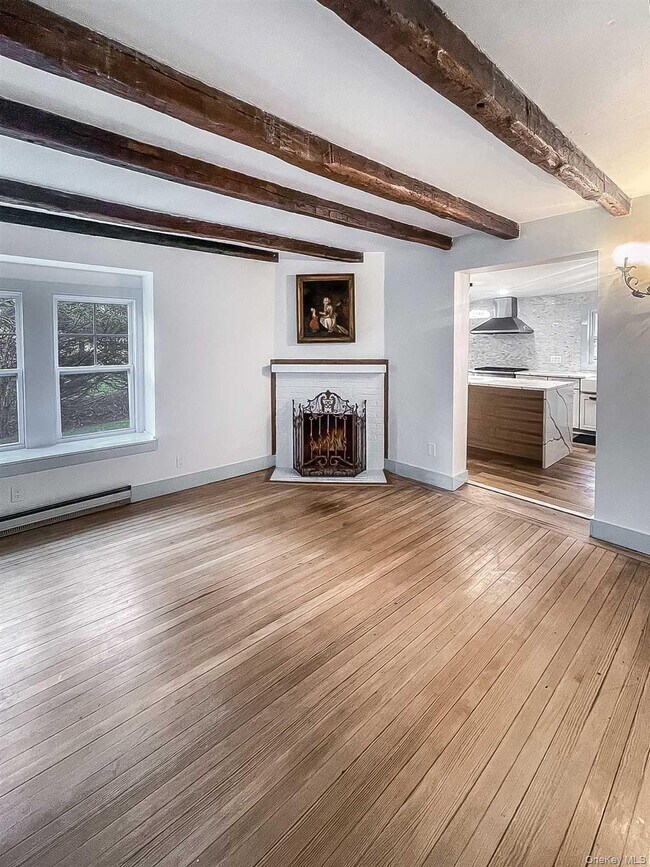 Building Photo - 5 Valley Farm Rd