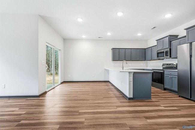 Building Photo - 292 Tercel Dr