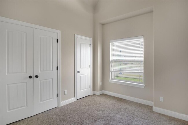Building Photo - 2300 SW Chaddington Rd