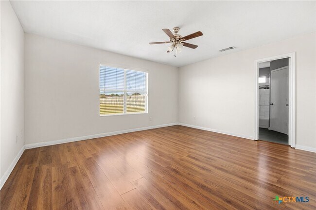 Building Photo - 4006 Waterproof Dr