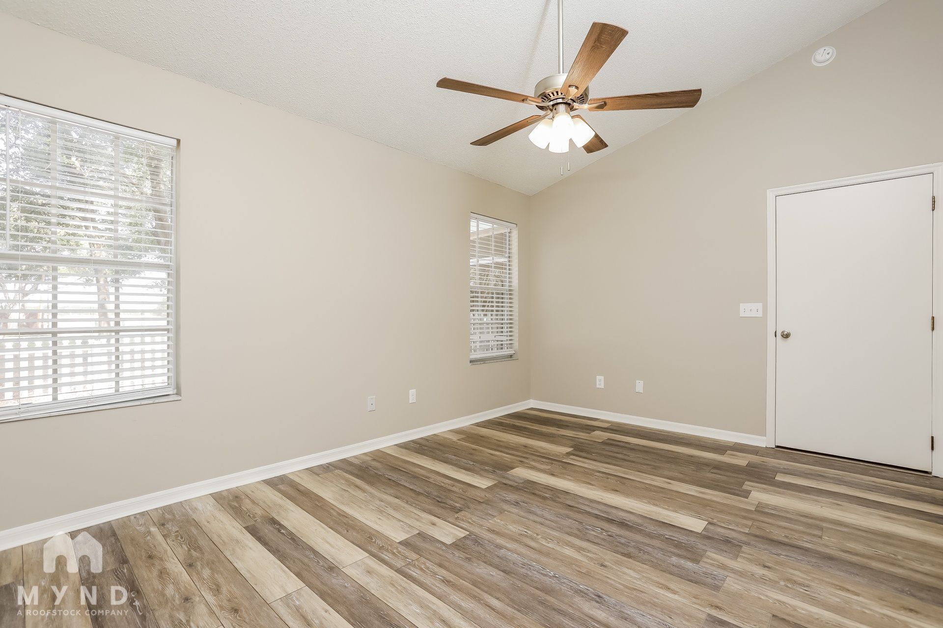 Building Photo - 1729 Chatham Cir