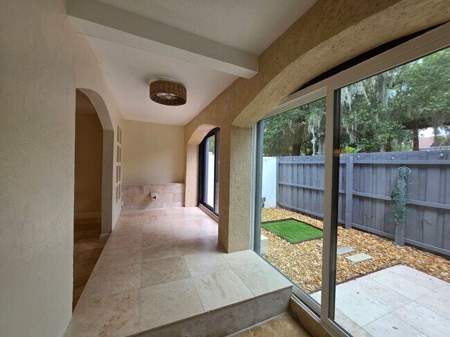 Building Photo - 208 Pine Cone Trail