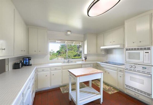 Building Photo - Luxury Pebble Beach Rental on 17 Mile Drive