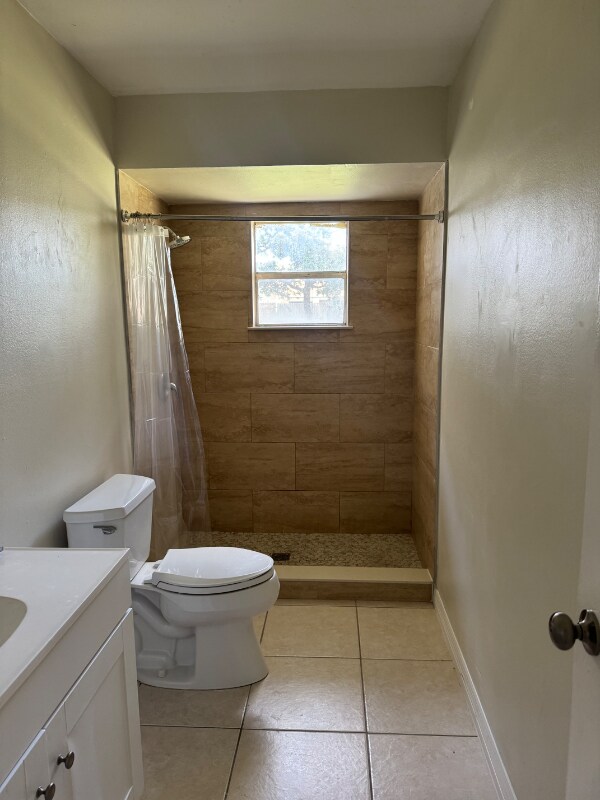 Building Photo - 1110 Outlook Dr