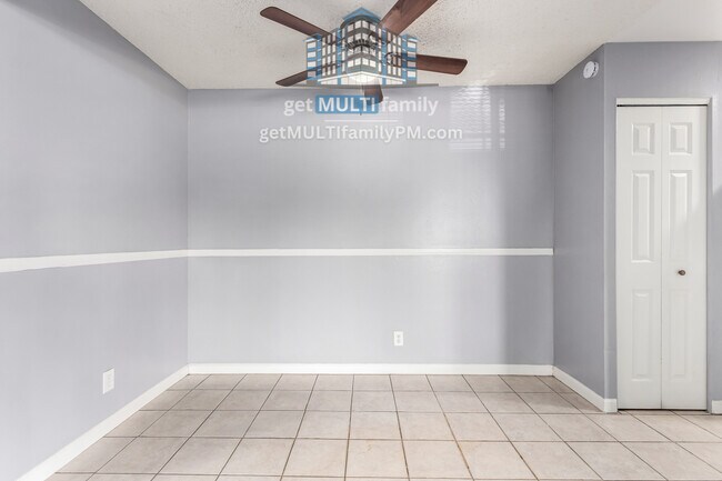 Building Photo - 2413 W Hazelwood St