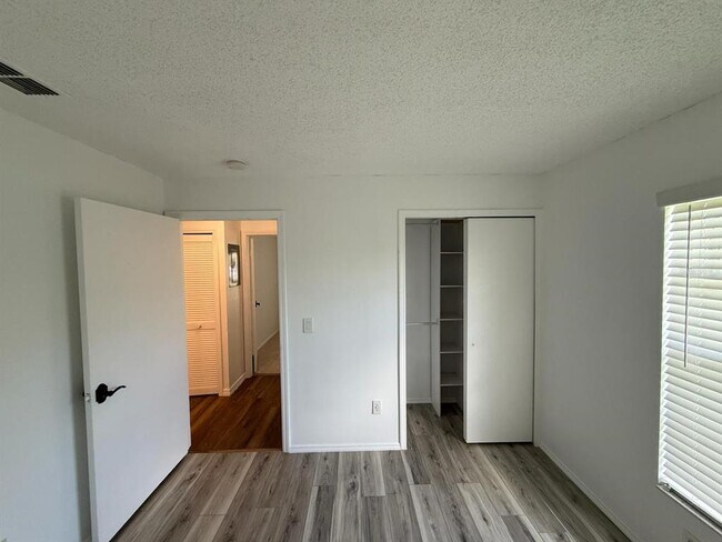 Building Photo - 13531 Summerton Dr
