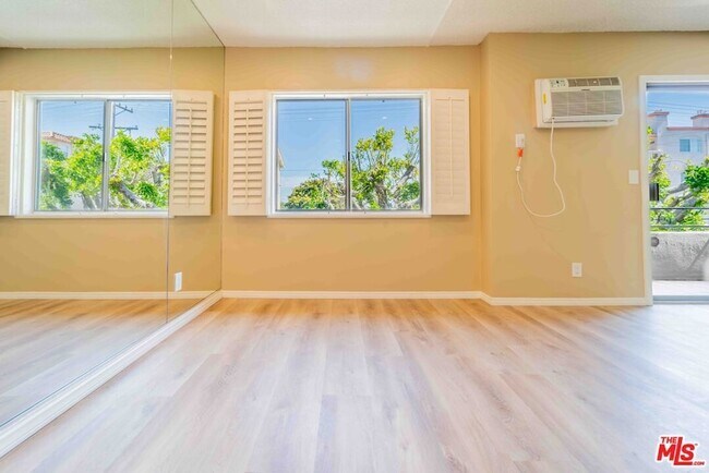 Building Photo - 11871 Idaho Ave