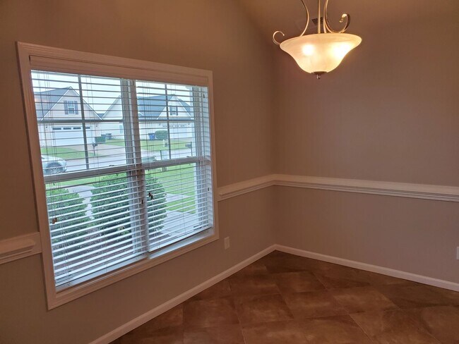 Building Photo - Beautiful Townhome 3 bed/2.5bath
