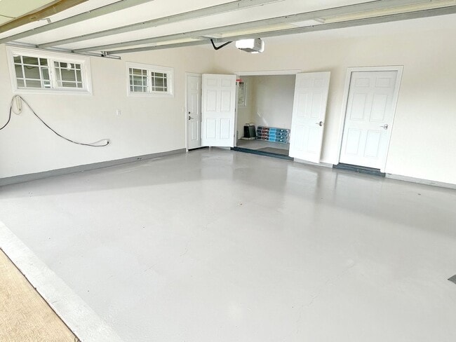 Building Photo - Central Maui - Custom Single Level Home - Unfurnished 3 bed/2bath - Waiolani Mauka in Waikapu