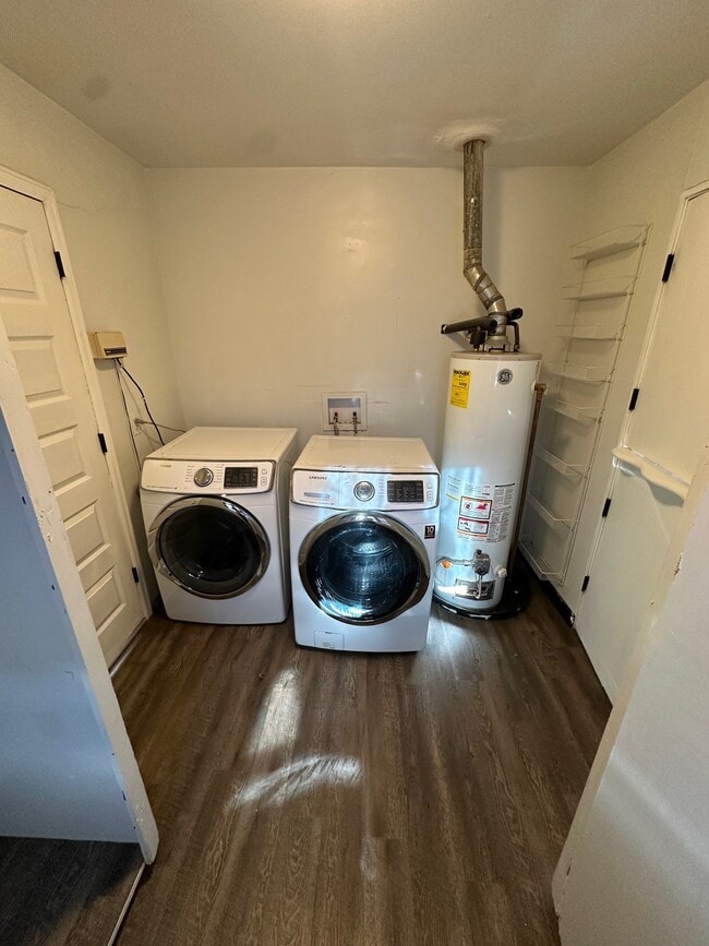 Building Photo - 1325 S Utica St