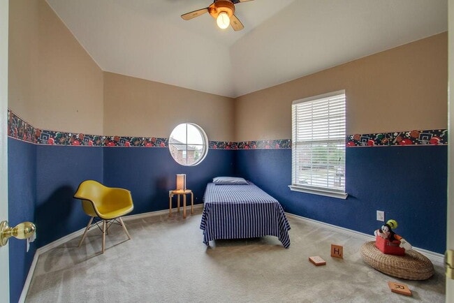 Building Photo - Big & Beautiful in Coppell