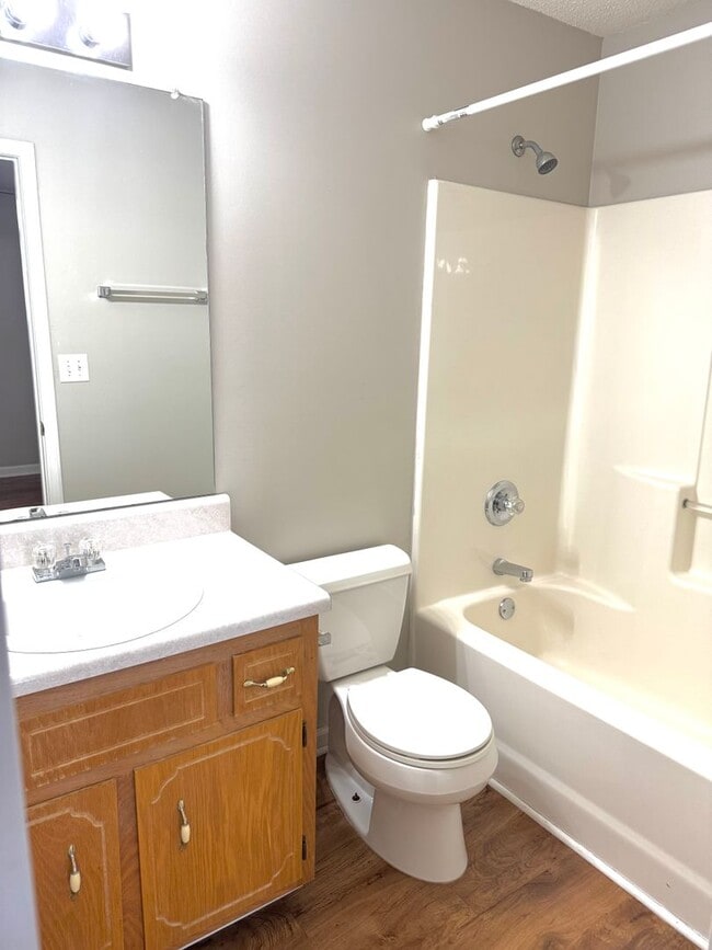 Building Photo - 3 bedroom in Oak Grove