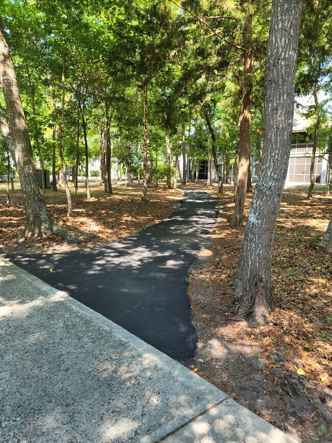 Building Photo - 1221 Tidewater Dr