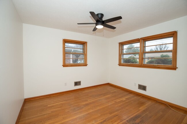 Building Photo - ? Remodeled Shivley 3 Bedroom, 1.5 Bathroom Home! ?