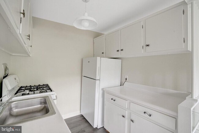 Building Photo - 7717 Donnybrook Ct