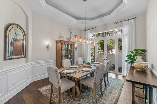 Building Photo - 2280 Queen Palm Rd