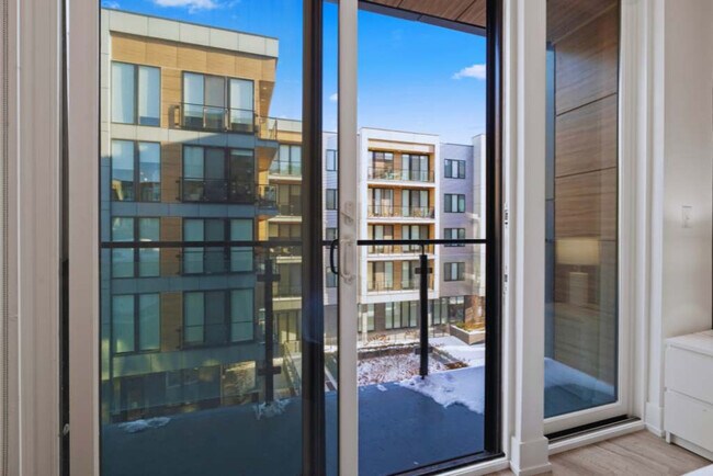 Building Photo - 1214 N American St