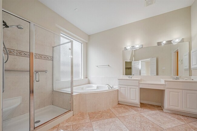 Building Photo - 14314 Jaubert Ct