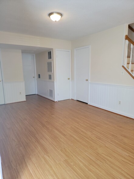Building Photo - 13550 Deerwater Dr