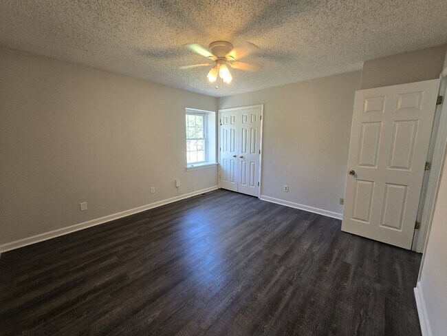 Building Photo - 4812 Blue Bird Ct