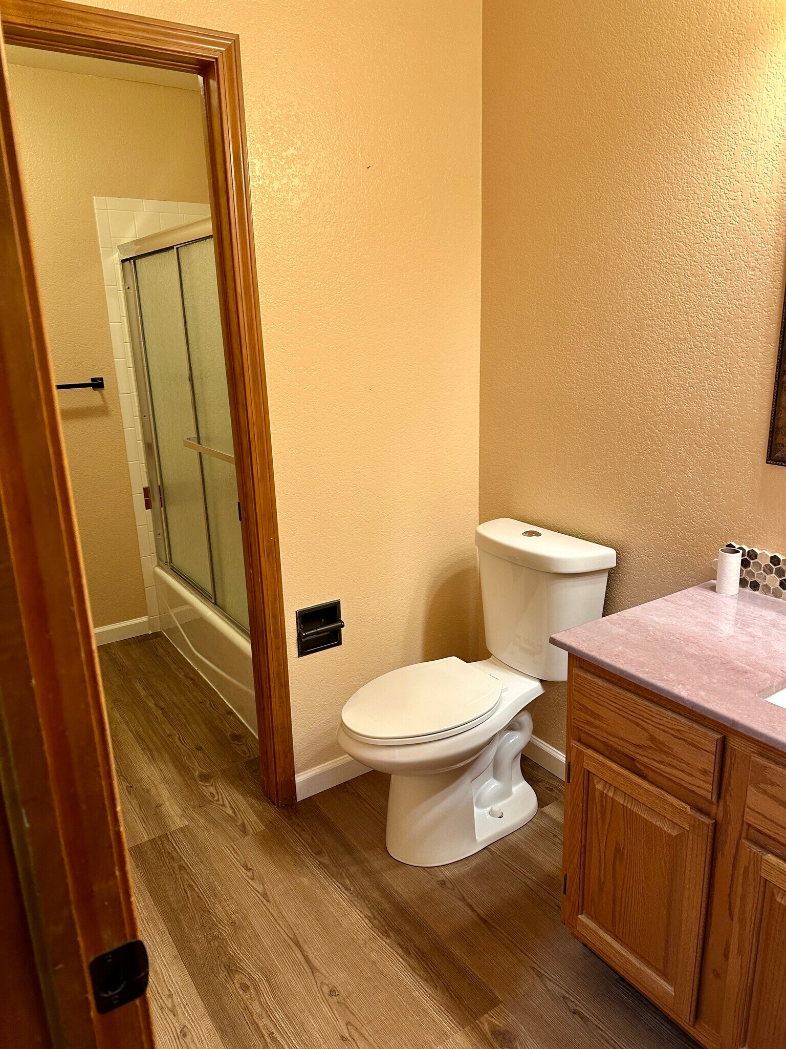 Main Floor Bathroom - 9402 Oakbrush Way