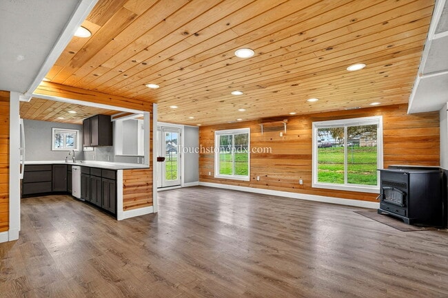 Building Photo - 10022 SE 172nd Ave