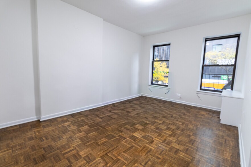 Primary Photo - 328 E 30th St