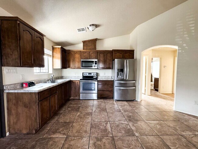 Building Photo - "Cozy 3-Bedroom, 2-Bathroom Home in San Luis!"