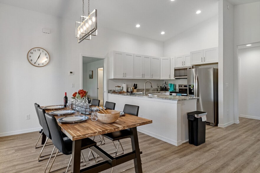 Building Photo - 4800 S Polderland Way