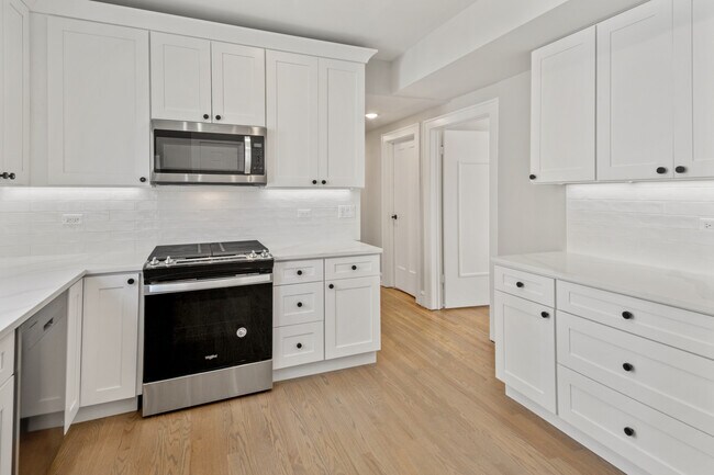 Building Photo - 4834 N Springfield Ave