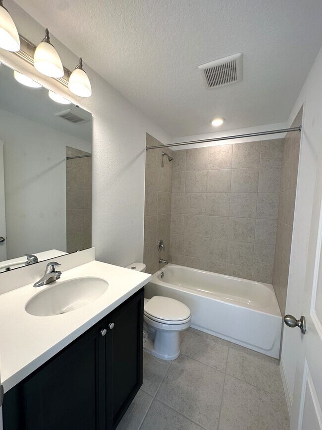 Building Photo - Available 8/10!! Luxury 3 story townhouse in the heart of Laureate Park