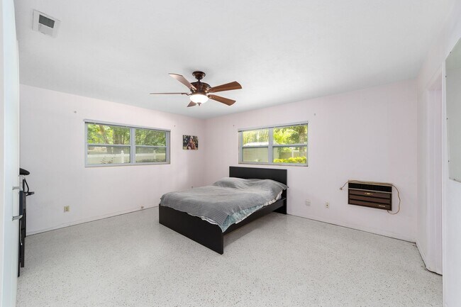 Building Photo - Beautiful 3/2 in Forest Ridge