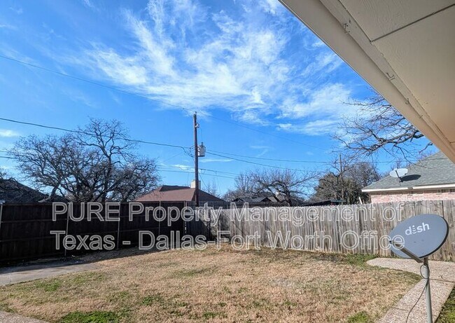 Building Photo - 7313 Century Dr