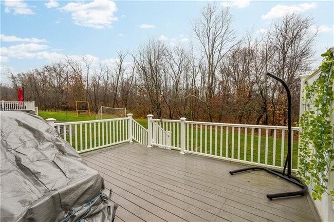 Building Photo - 294 Maple Ridge Dr