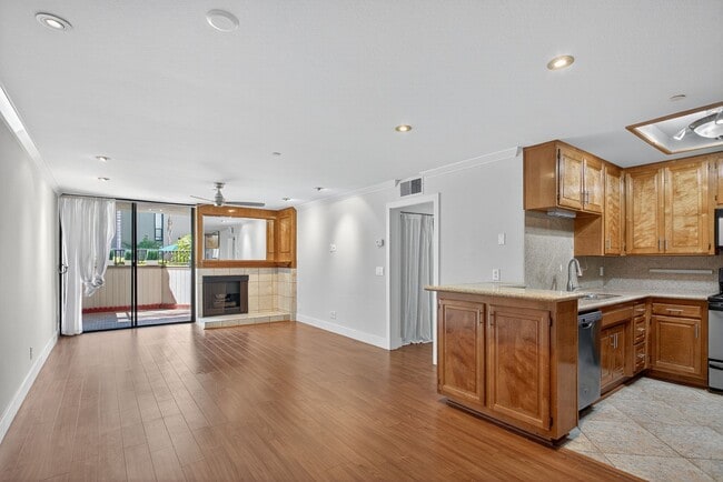 Building Photo - Spacious Marina District 1BR Condo with Modern Upgrades & Parking