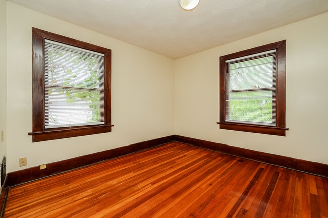 Building Photo - 1242 Wilson Dr