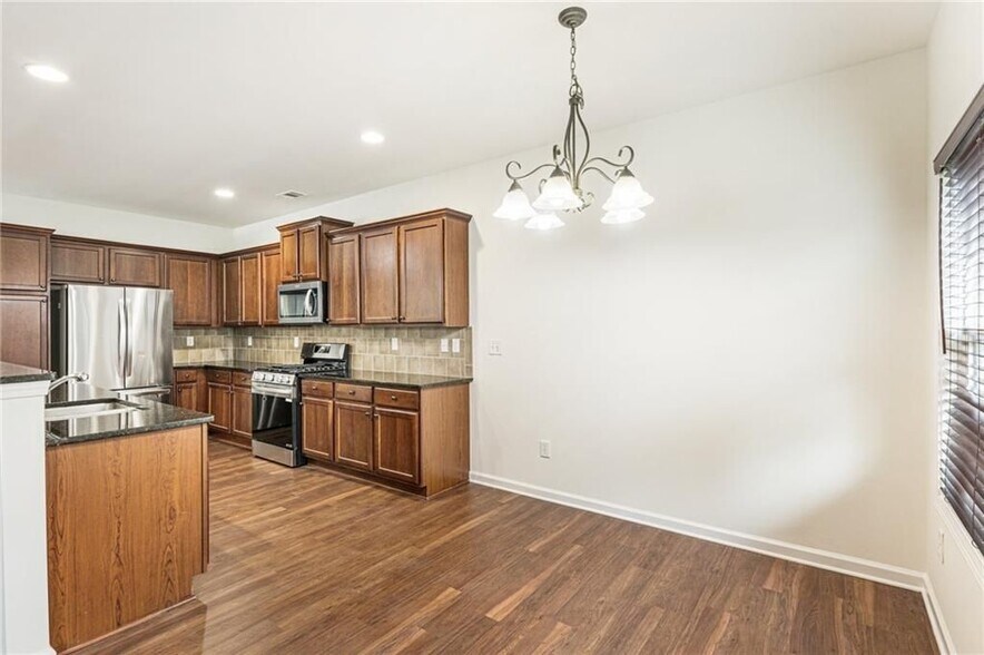 Building Photo - 13294 Kemper Rd